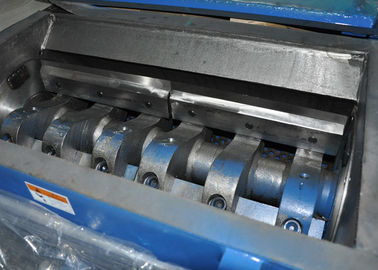 Automatisches anlockendes Plastikkilowatt 600 R/Min der zerkleinerungsmaschinen-Maschinen-200-280kg/H 22 hochfest