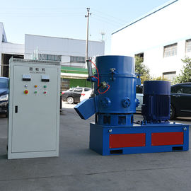 Weicher materieller Plastik-Agglomerator-Maschinen-Motor 55-75 Kilowatt gab 200kg/H aus